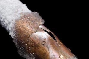 Kako odmrznuti zamrznutu vodu: pregled najefikasnijih metoda